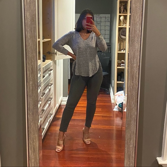 Aritzia - grey long sleeve shirt - Picture 1 of 3